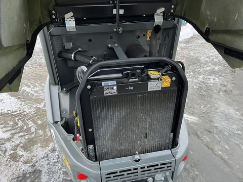 [3379-6614735-12.jpg]