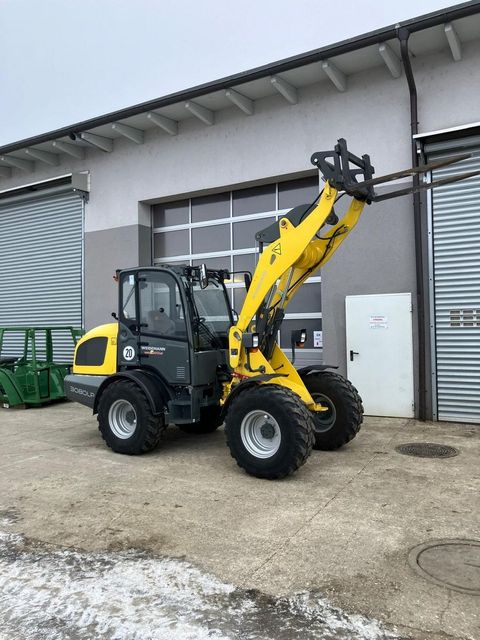 [3379-6634069-2.jpg]