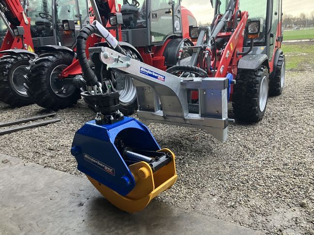 [3379-6642208-0_1.jpg]