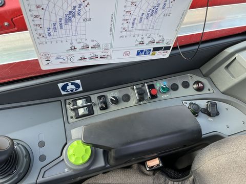 [3379-6646729-2.jpg]