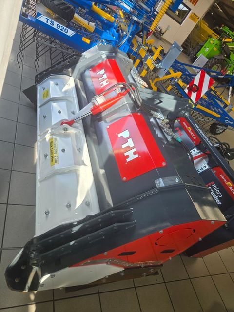 [3379-6649669-3.jpg]