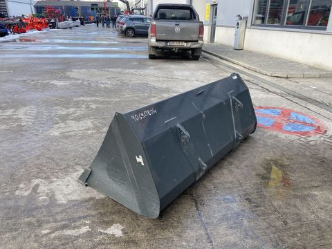 [3379-6664267-6.jpg]