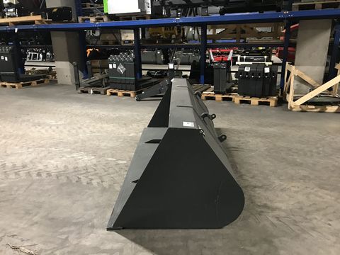 [3379-6666774-2.jpg]