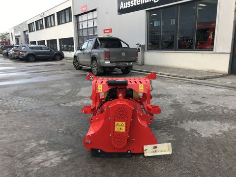 [3379-6667346-5.jpg]