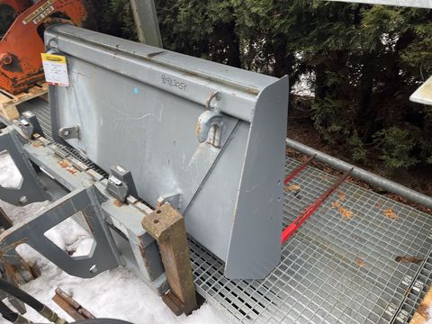 [3379-6667435-1.jpg]