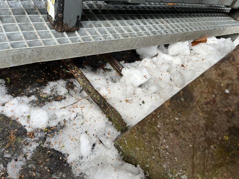 [3379-6667446-2.jpg]