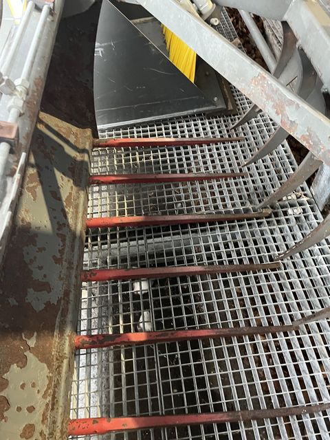 [3379-6667453-3.jpg]