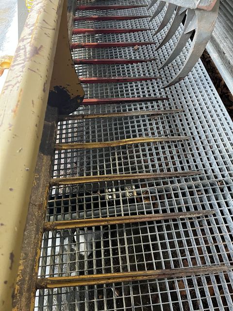 [3379-6667456-3.jpg]