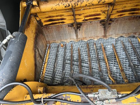 [3379-6667477-6.jpg]