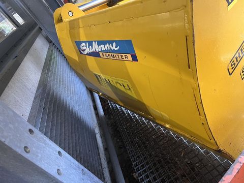 [3379-6667488-7.jpg]