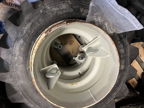 [3379-6667493-3.jpg]