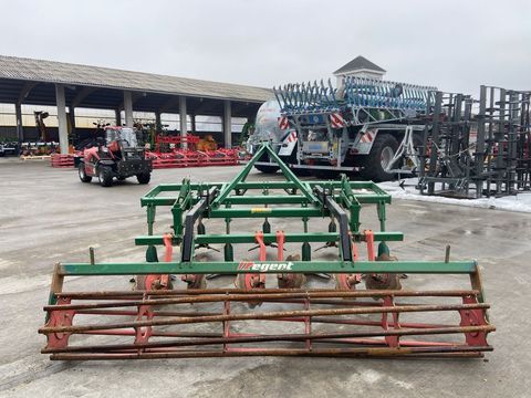 [3379-6686365-5.jpg]