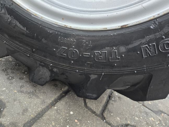 [3379-6700094-0_1.jpg]