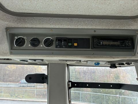 [3379-6746057-9.jpg]