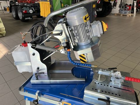 [3379-6750918-8.jpg]