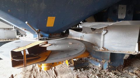 [3379-6753638-2.jpg]