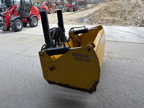 [3379-6765888-1.jpg]