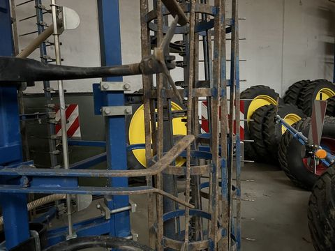 [3379-6896900-3.jpg]