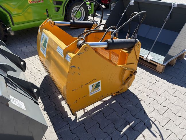 [3379-6912151-0_1.jpg]