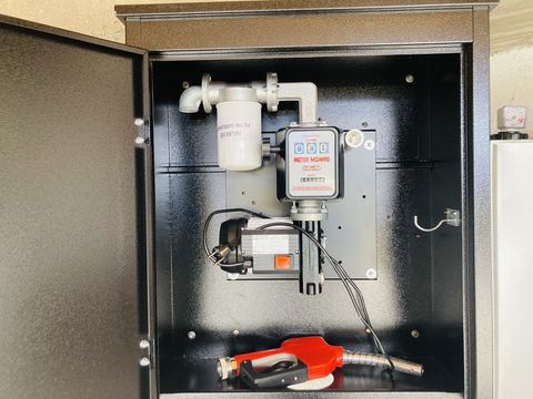 [3383-3082663-10.jpg]