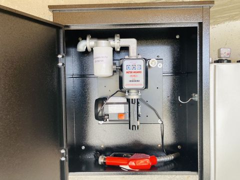 [3383-3082663-3.jpg]