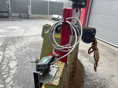 [3383-4122349-17.jpg]