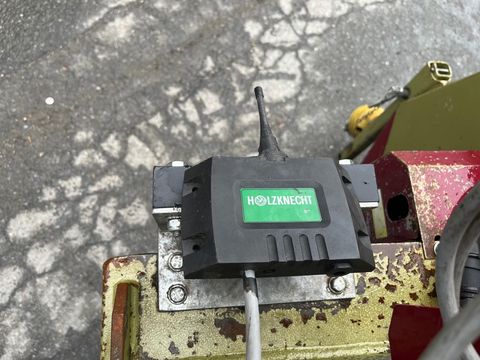 [3383-4122349-9.jpg]