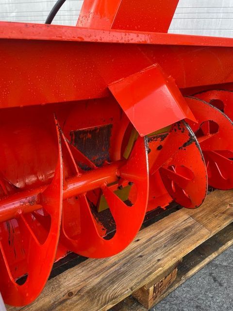 [3383-4621644-8.jpg]