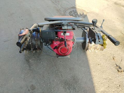 [3383-4635906-3.jpg]