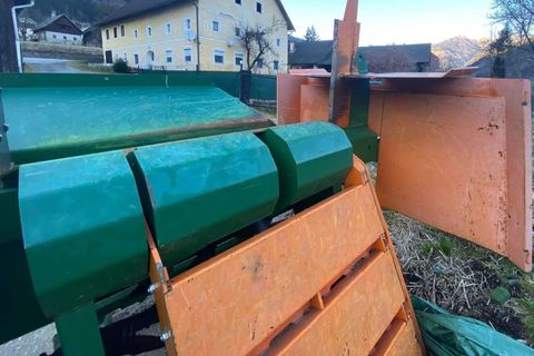 [3383-5524561-0.jpg]