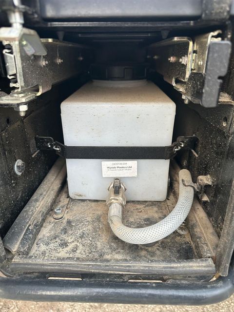 [3383-6436575-16.jpg]