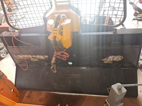 [3383-6458803-10.jpg]