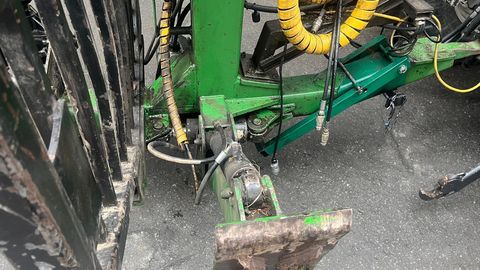 [3383-6526028-2.jpg]