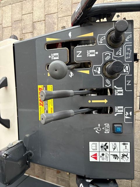 [3383-6753275-1.jpg]