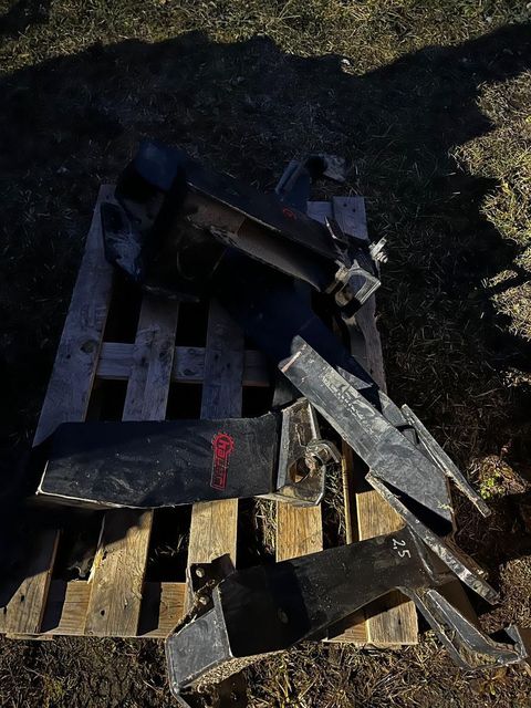 [3383-6753392-8.jpg]