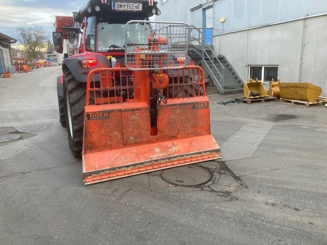 [3471-6409374-0_1.jpg]