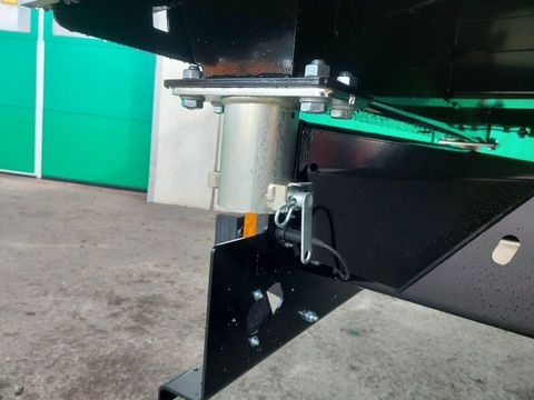 [3489-3505410-4.jpg]