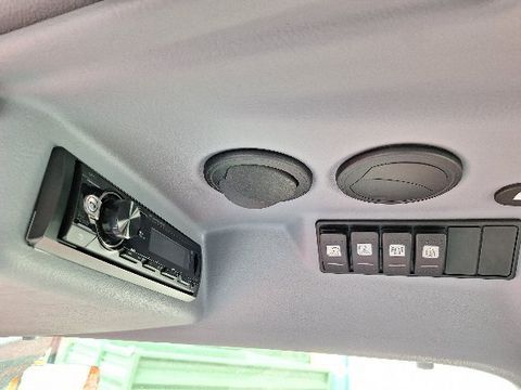 [3489-4191311-10.jpg]