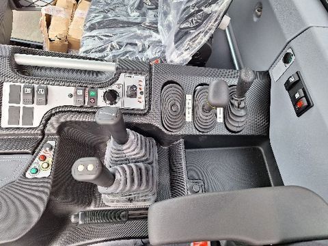 [3489-4191311-12.jpg]