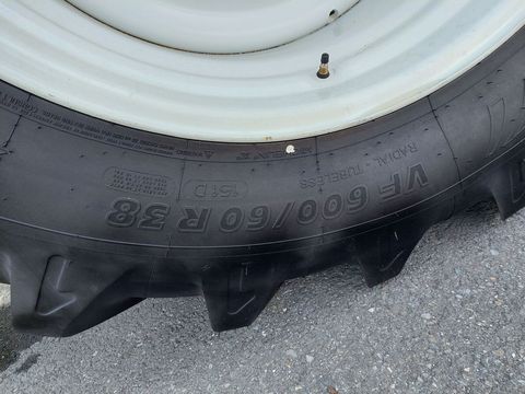 [3489-4753503-15.jpg]