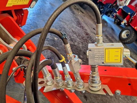 [3489-5449683-5.jpg]