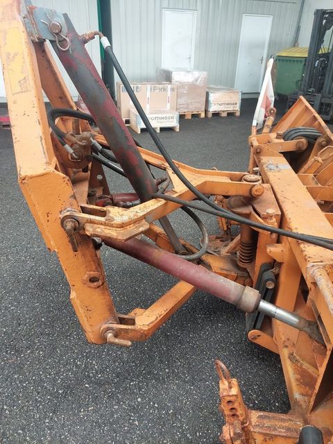 [3489-5981352-2.jpg]