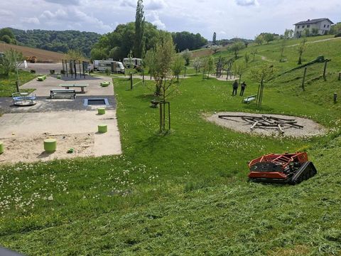 [3489-6403023-6.jpg]