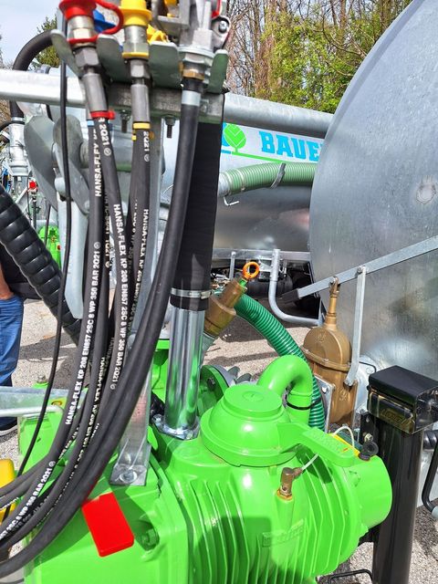 [3489-6682132-8.jpg]