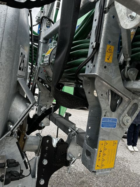 [3489-6682135-3.jpg]