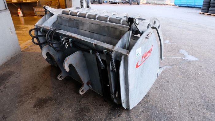 [3489-6686676-0_1.jpg]