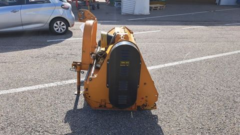 [3508-3846276-12.jpg]