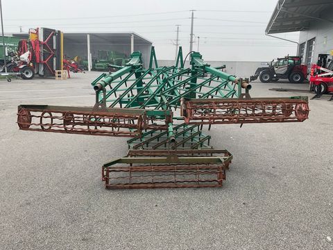 [3508-3902593-4.jpg]