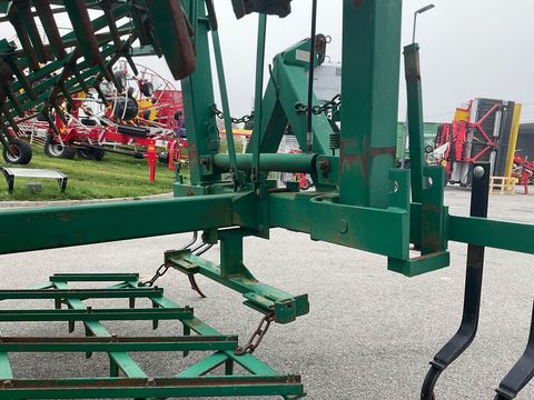 [3508-3902593-9.jpg]