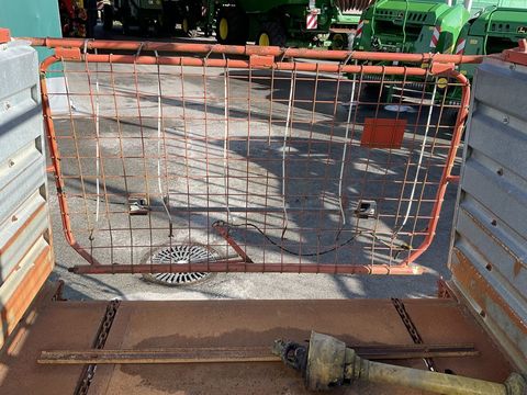 [3508-4067419-17.jpg]